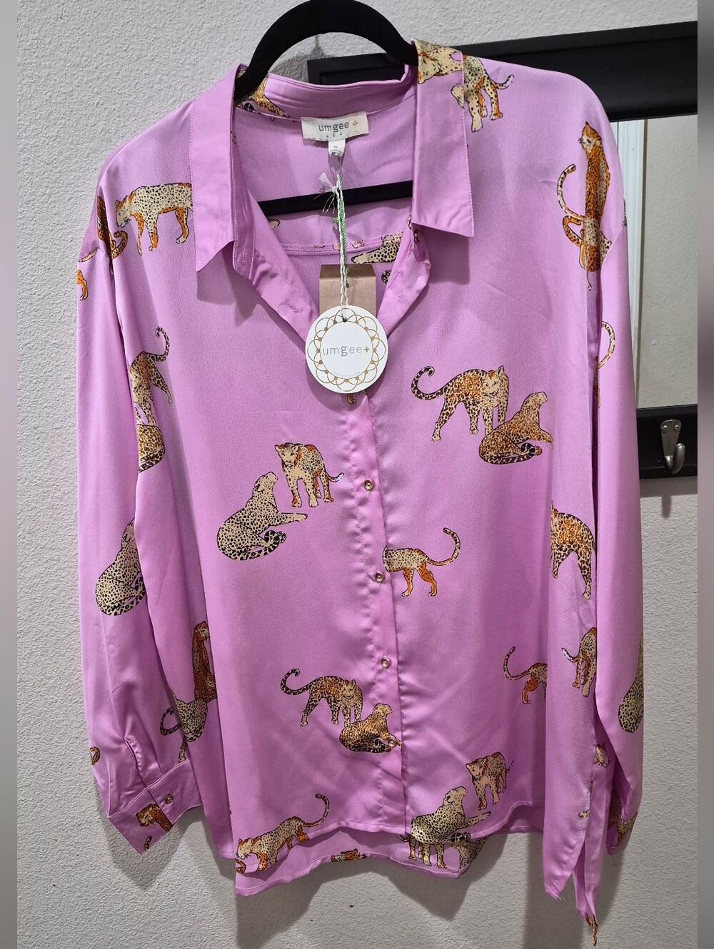 Umgee Pink Leopard Print Satin Button Down Blouse | XL & 1XL NWT